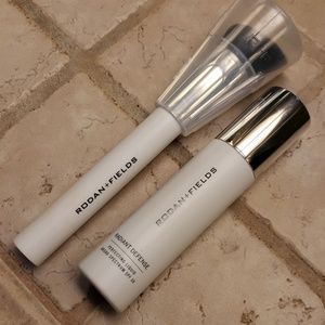 R+F foundation and brush